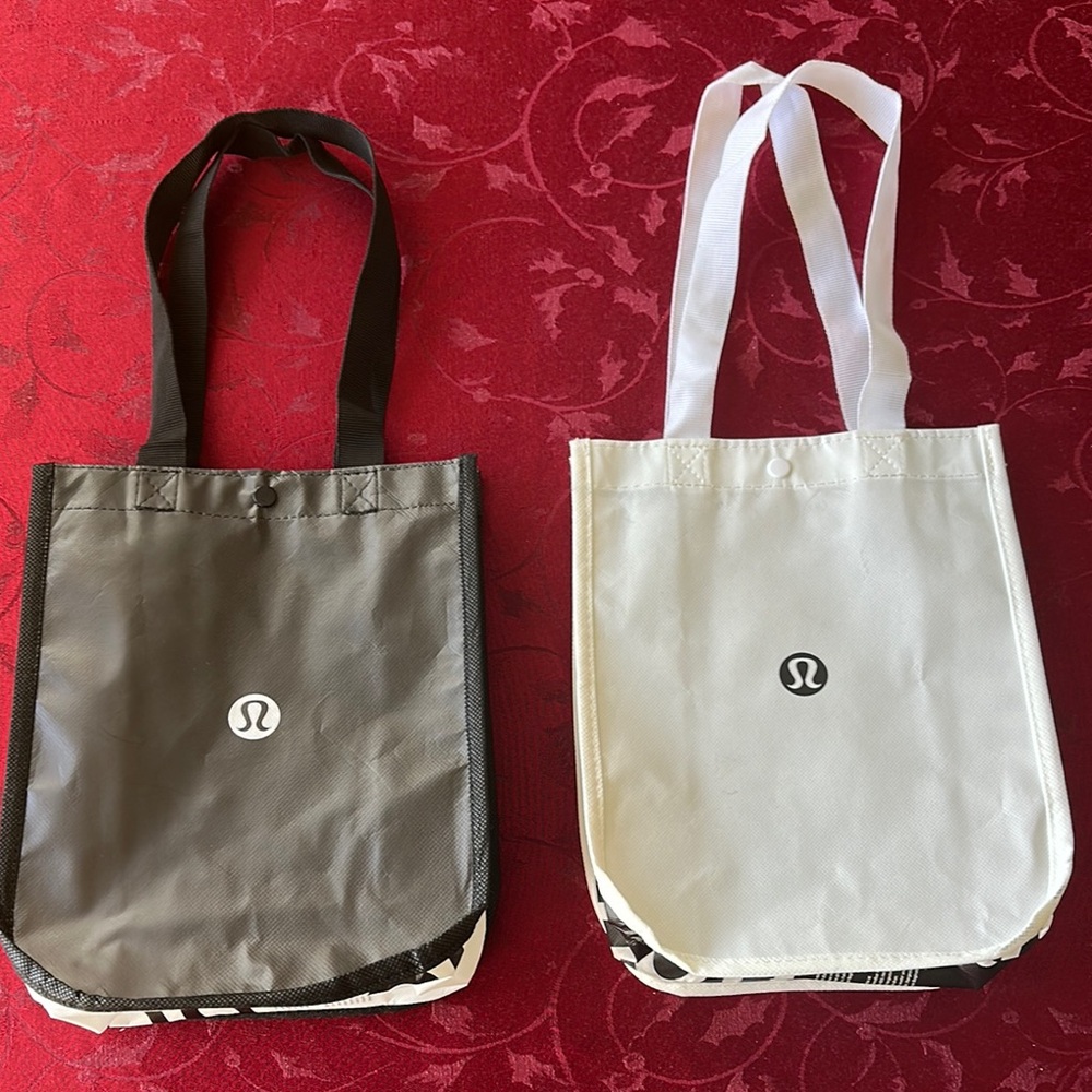 Lululemon Set of 2 Tote Bags-Black/White NWOT